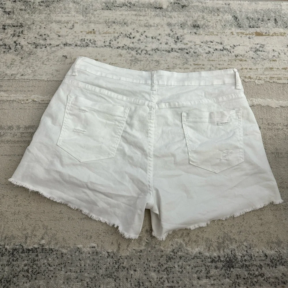 Like 🆕 Distressed cotton blend 3.5” inseam boutique jean shorts